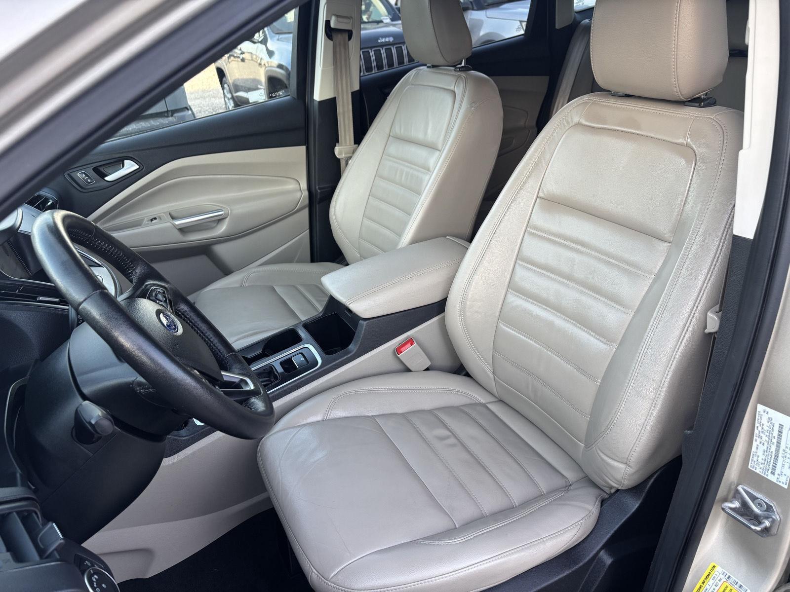 Vehicle photo 21