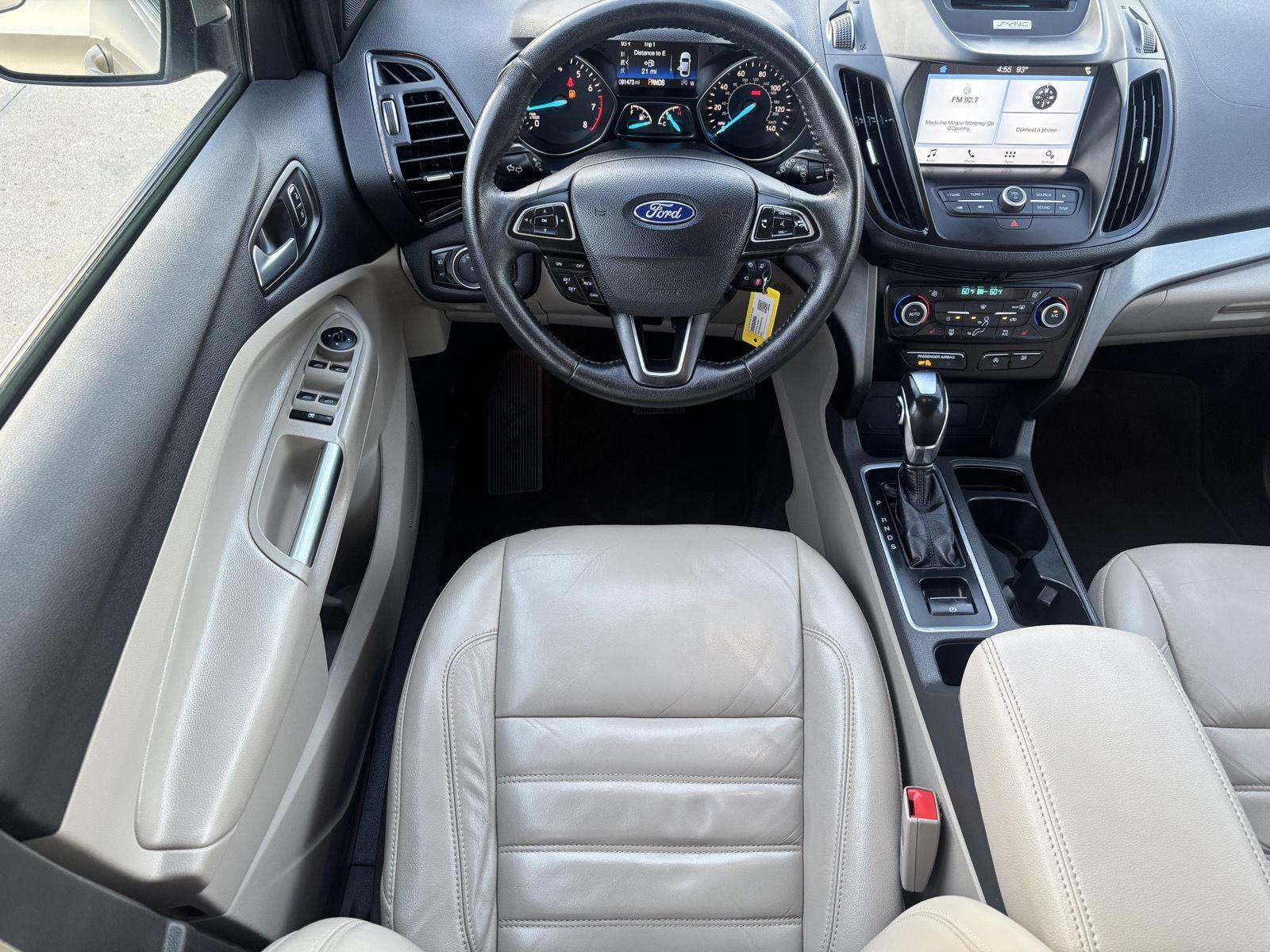 Vehicle photo 23