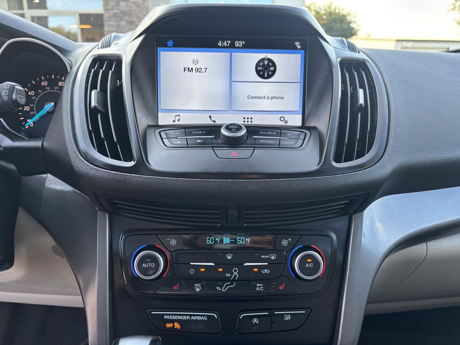 Vehicle photo 24