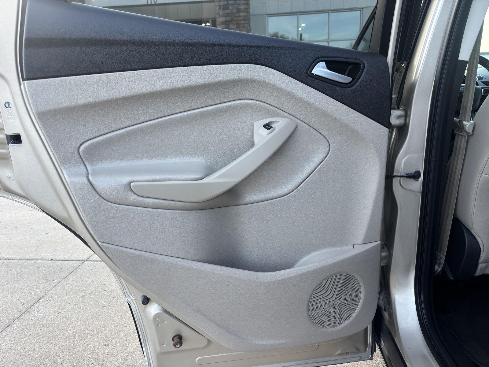 Vehicle photo 32
