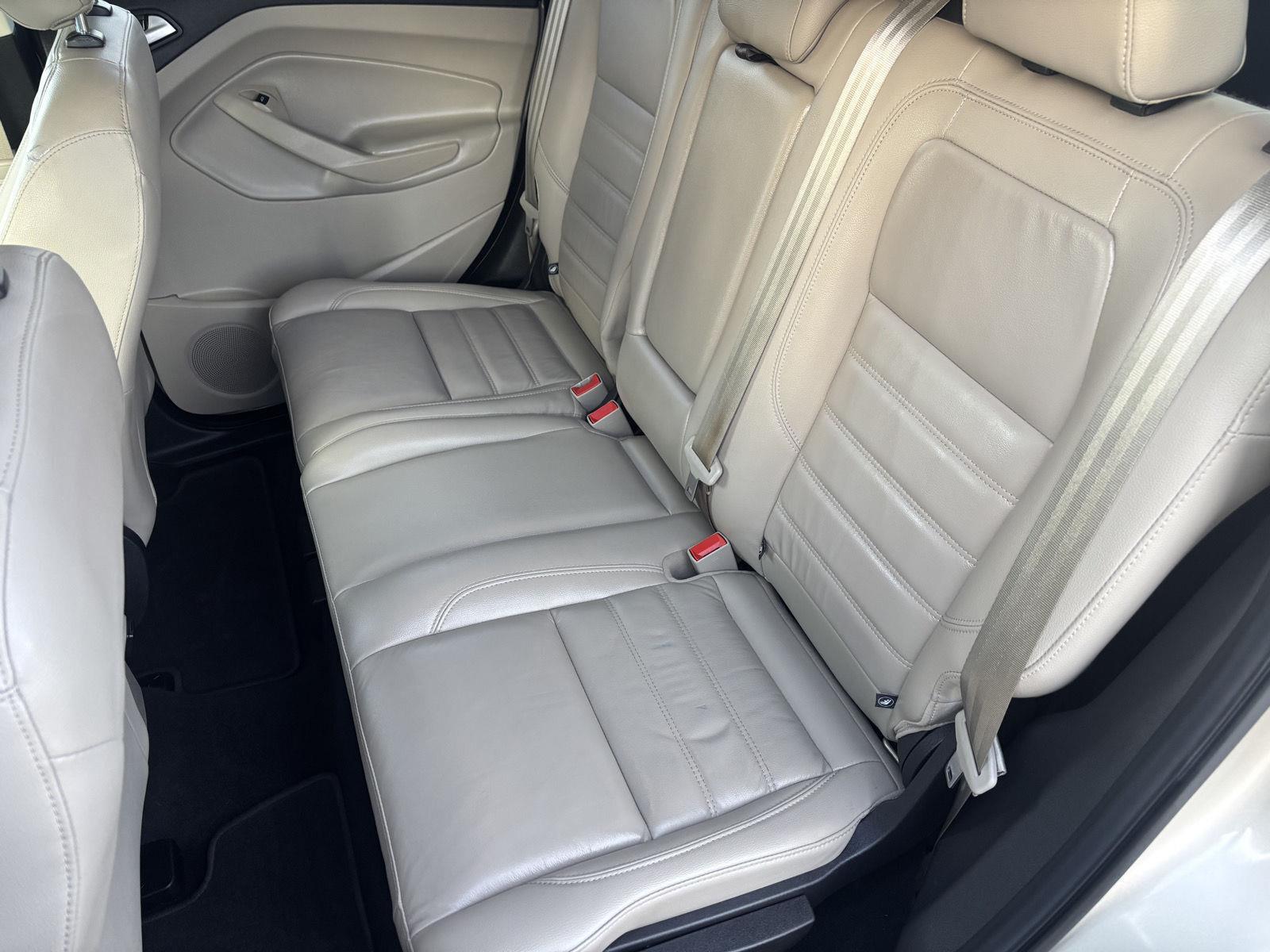 Vehicle photo 34