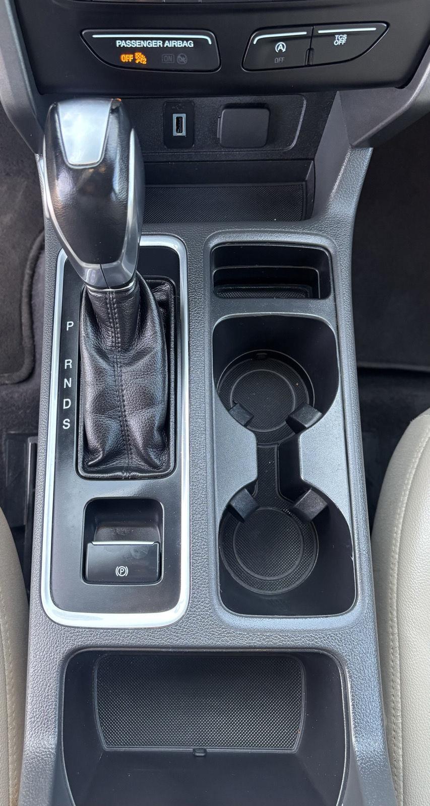 Vehicle photo 35