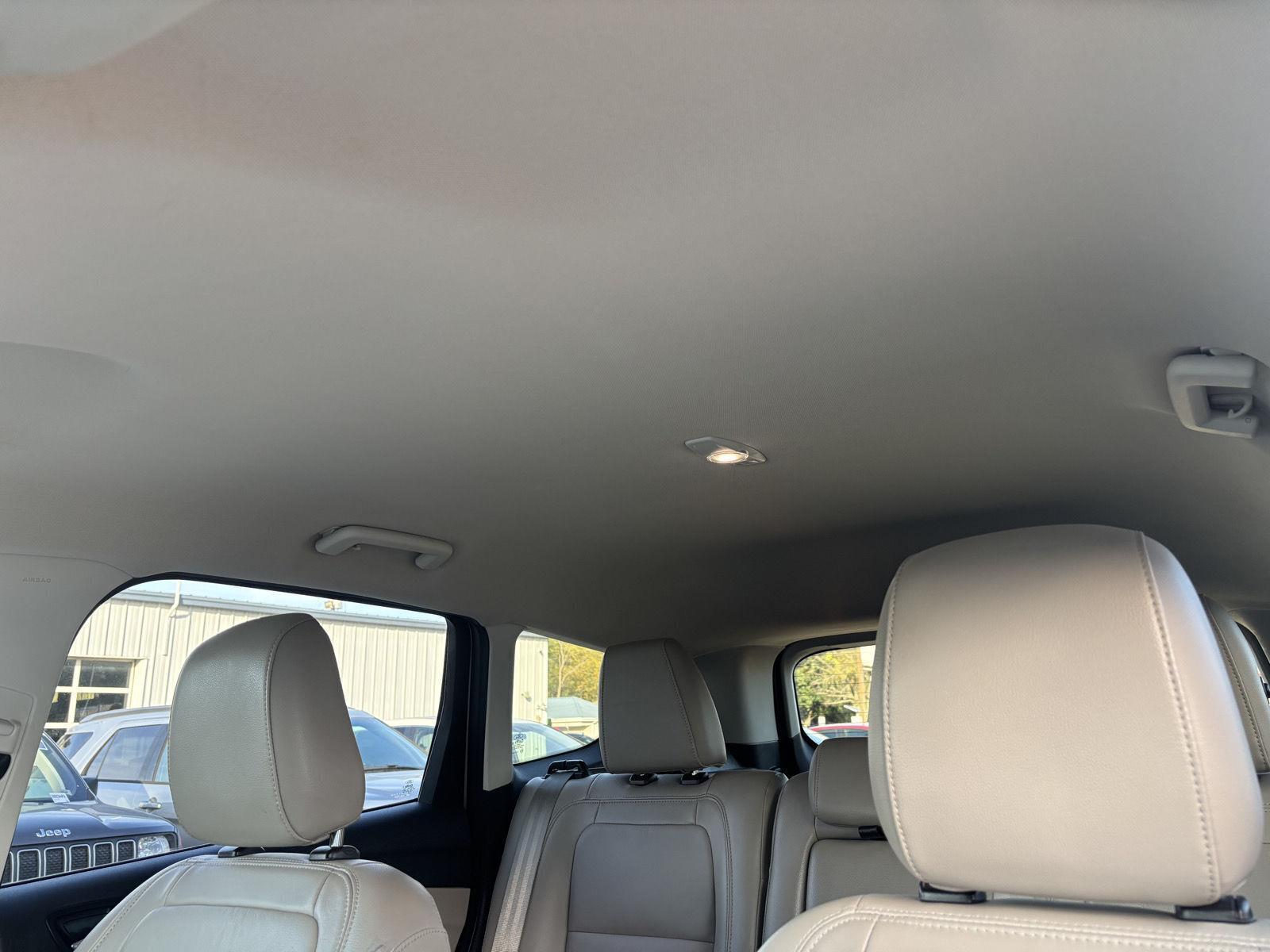 Vehicle photo 37