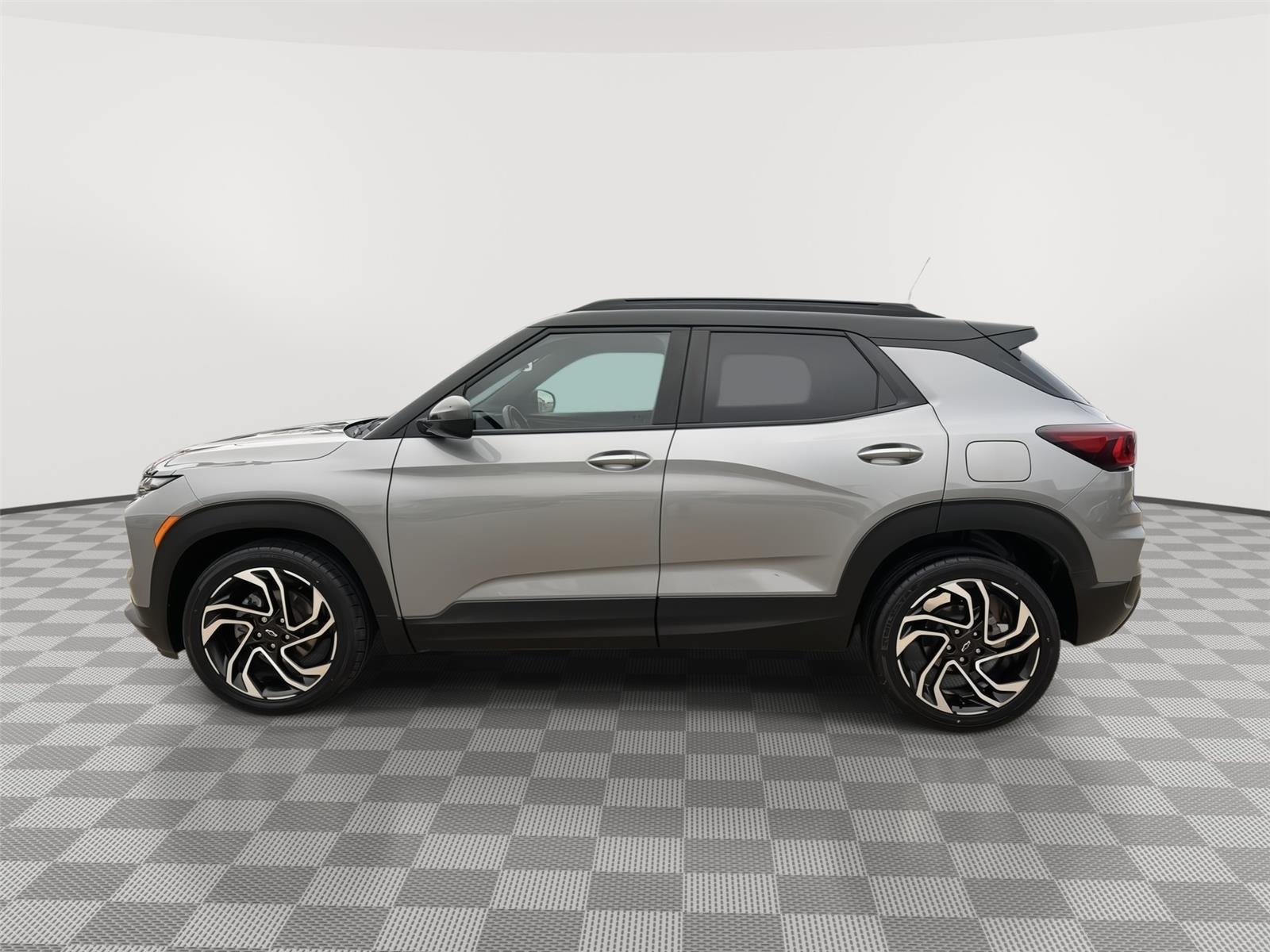 Vehicle photo 2