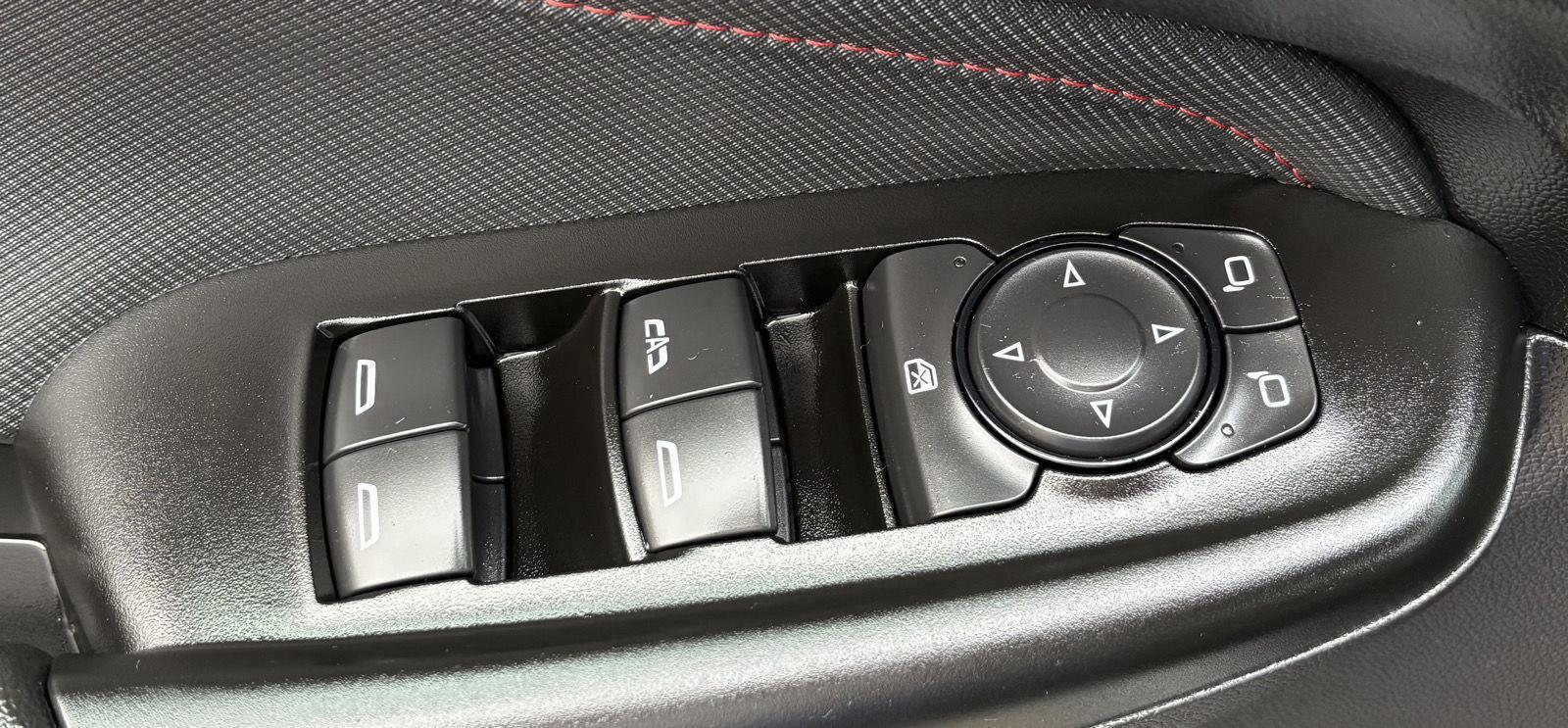Vehicle photo 18