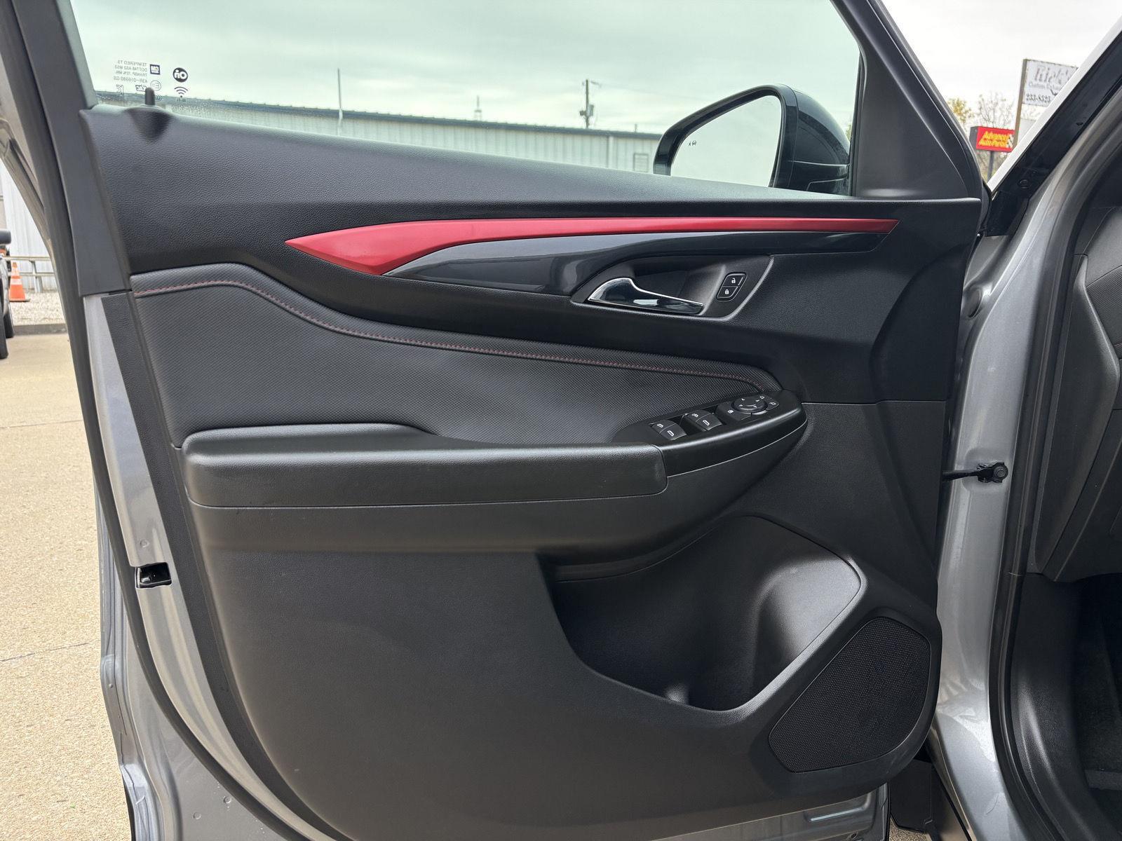 Vehicle photo 19