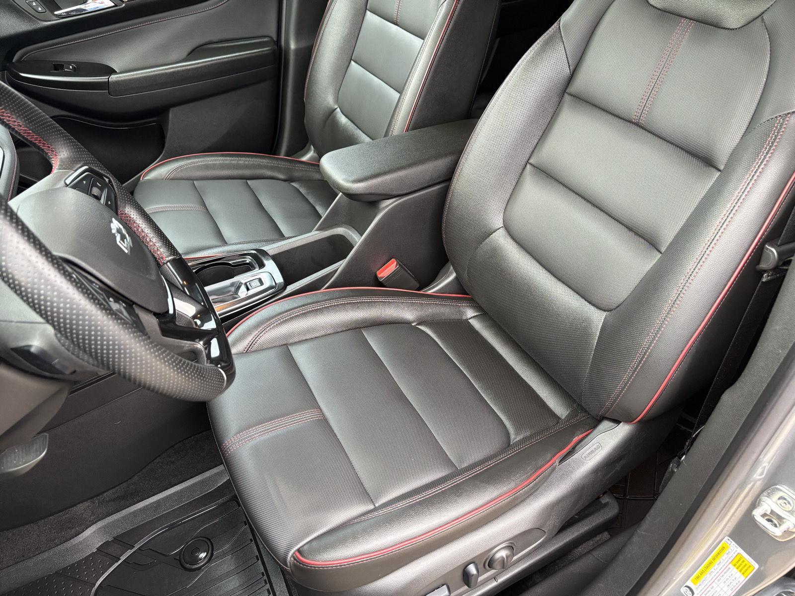 Vehicle photo 22