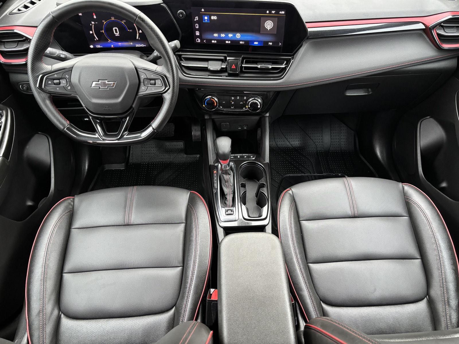 Vehicle photo 23