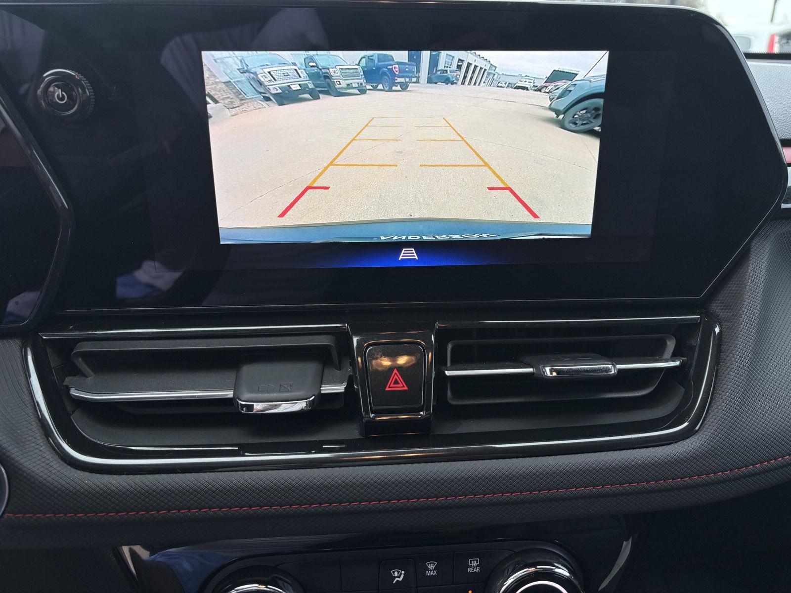 Vehicle photo 27