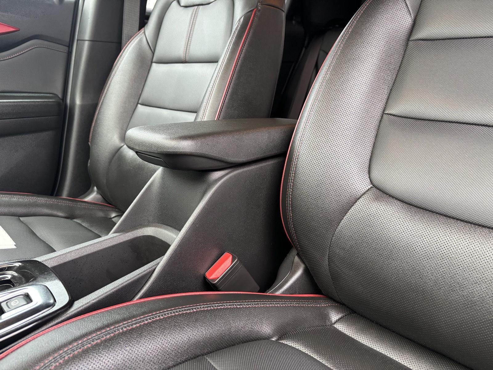 Vehicle photo 35