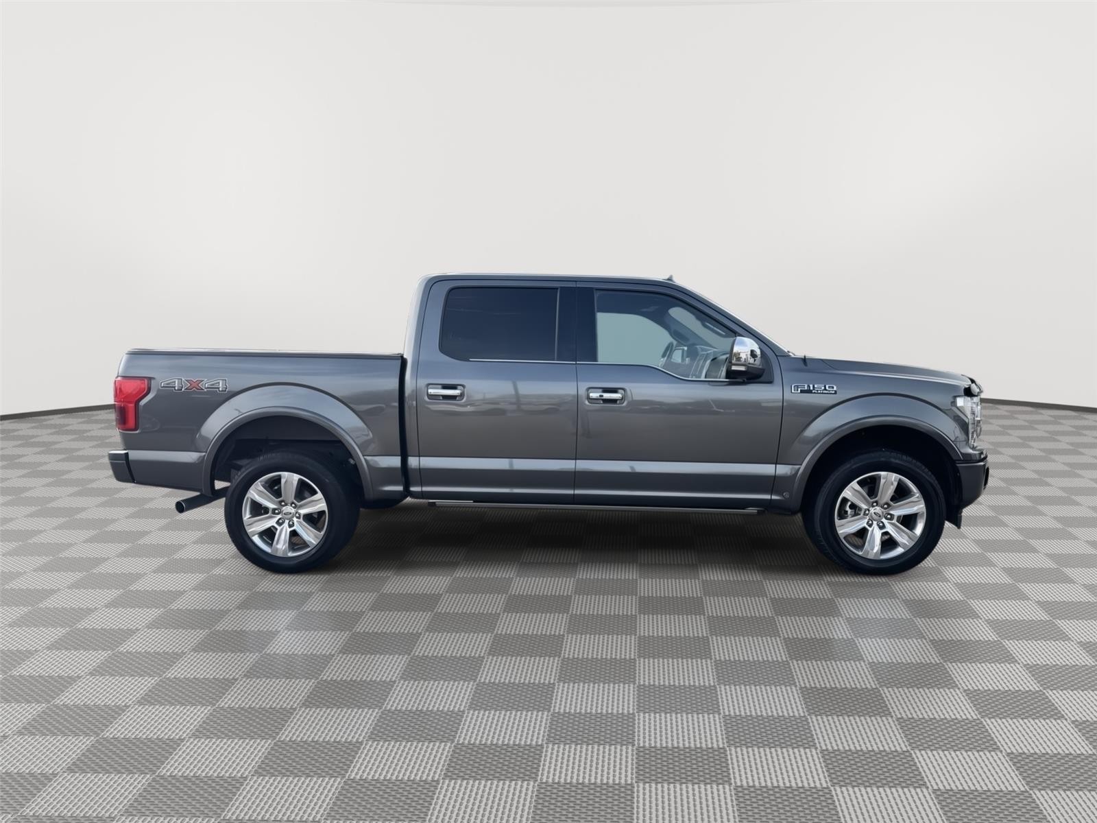 Vehicle photo 7