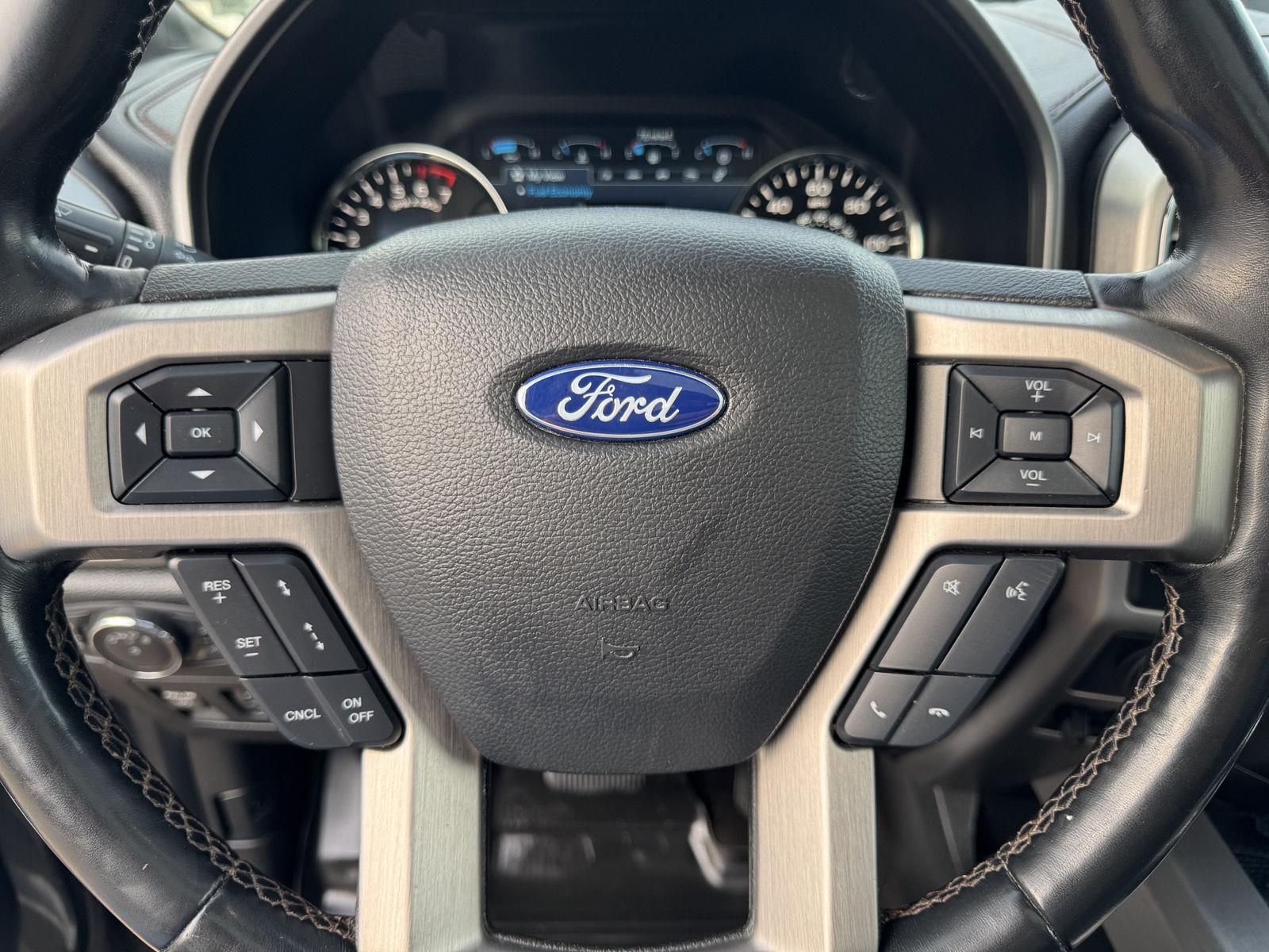 Vehicle photo 14