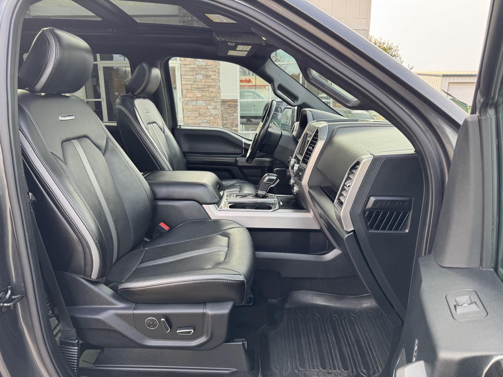 Vehicle photo 24