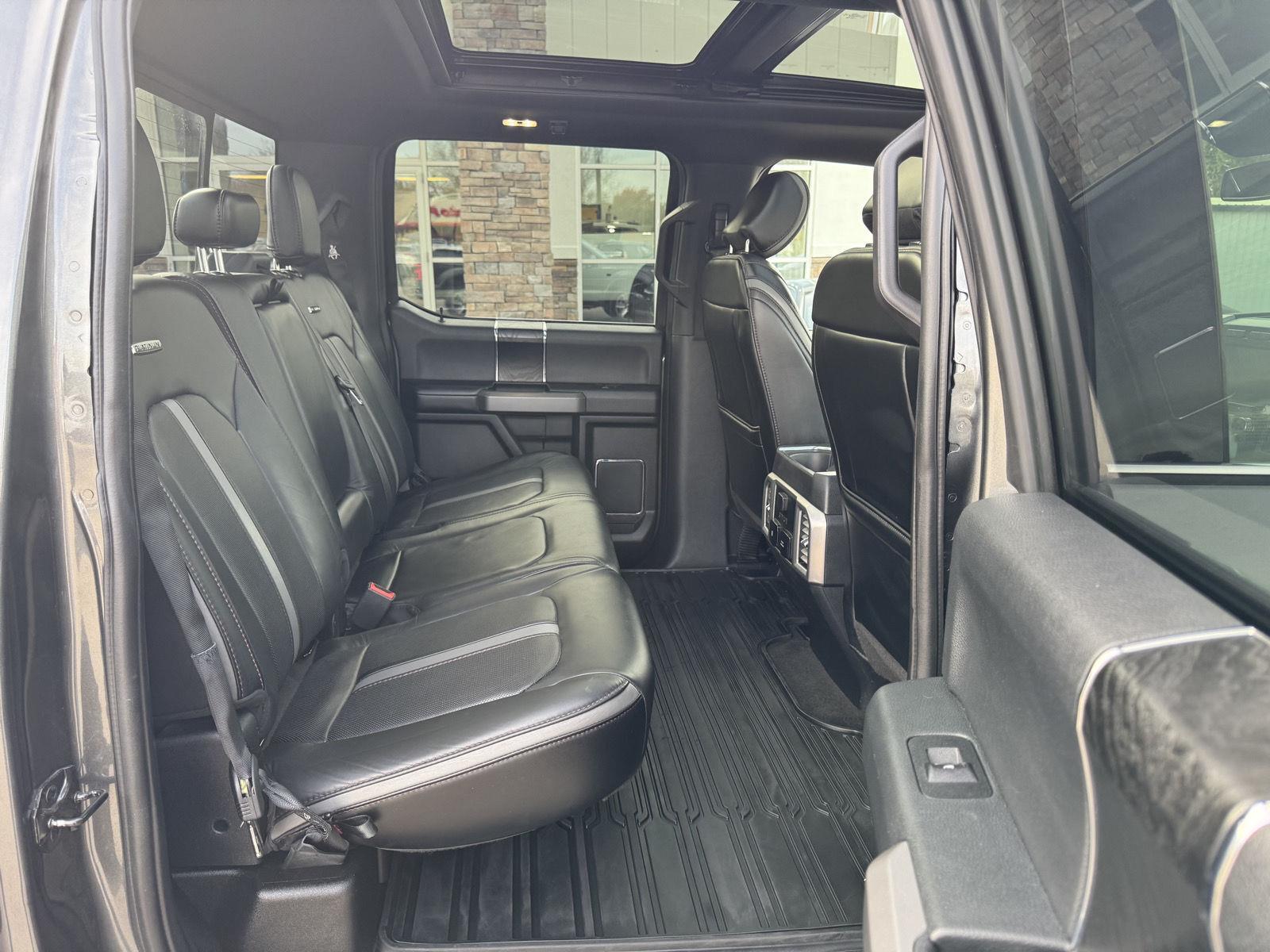 Vehicle photo 28