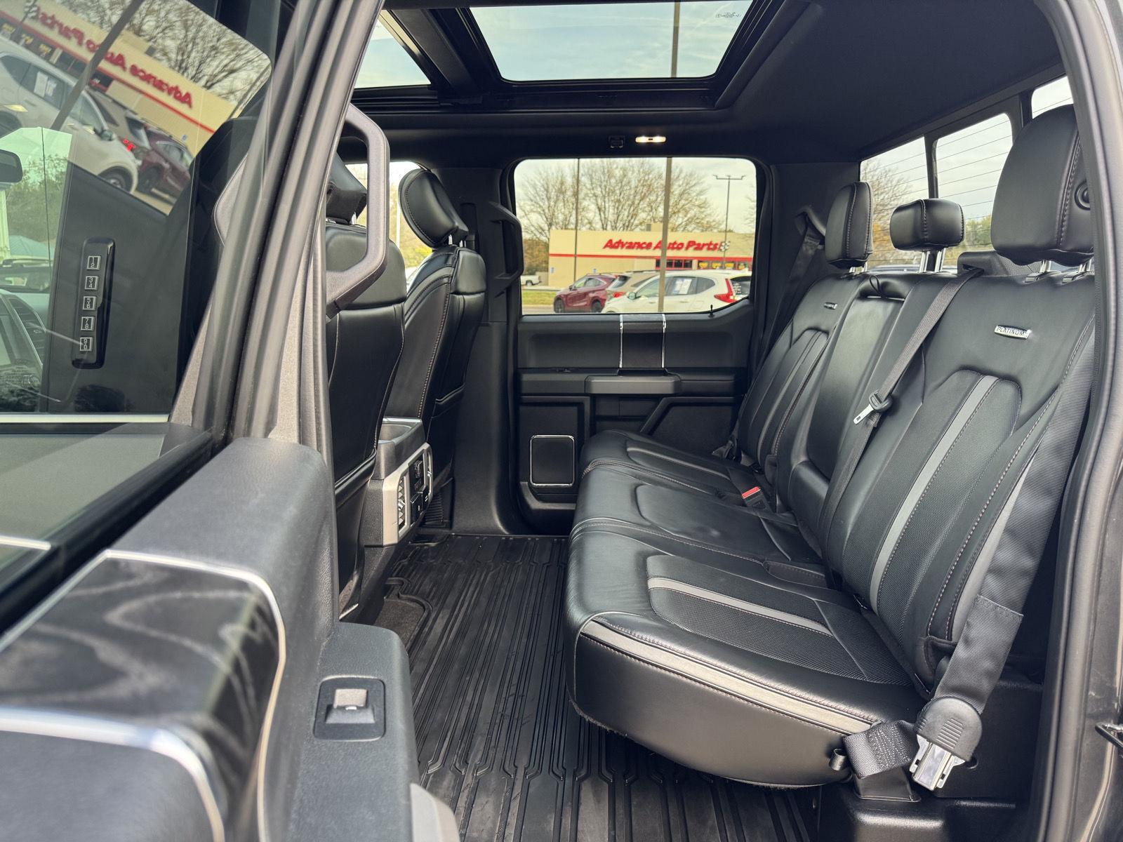 Vehicle photo 30