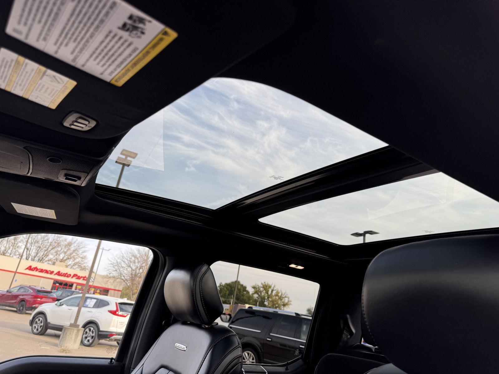 Vehicle photo 32