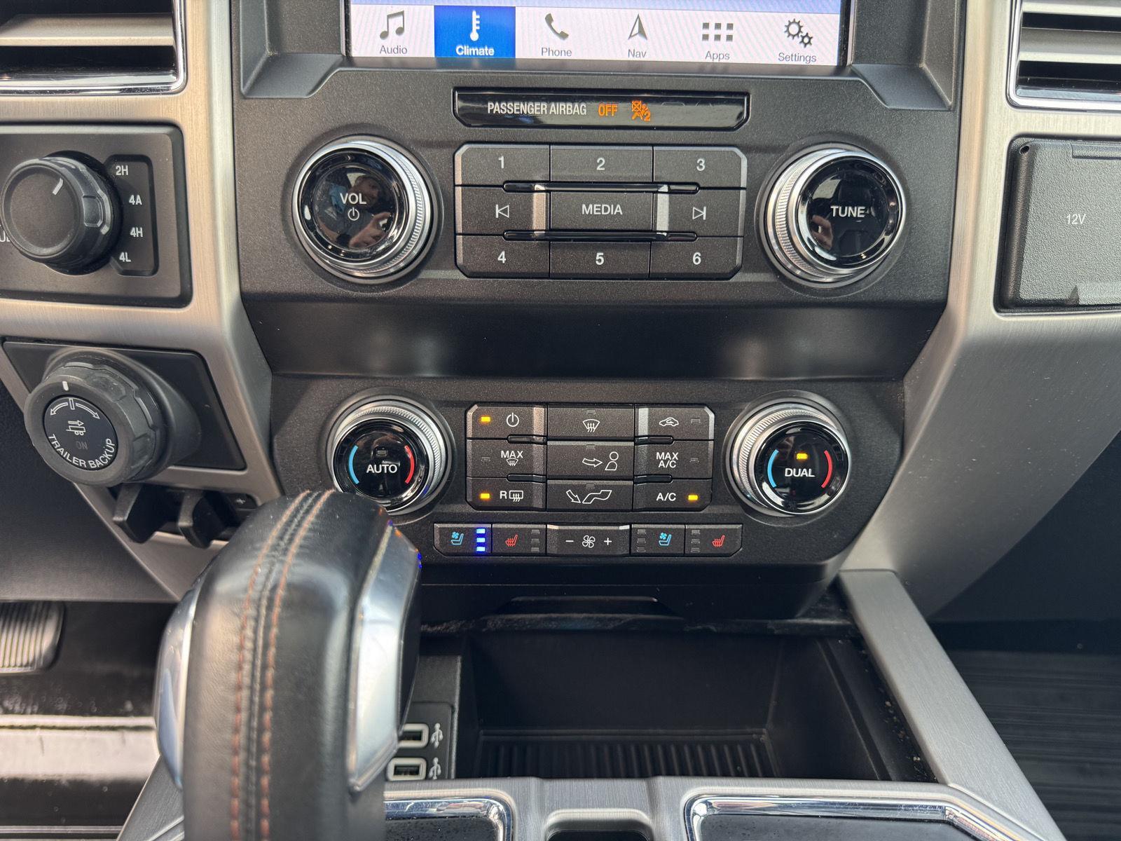 Vehicle photo 34