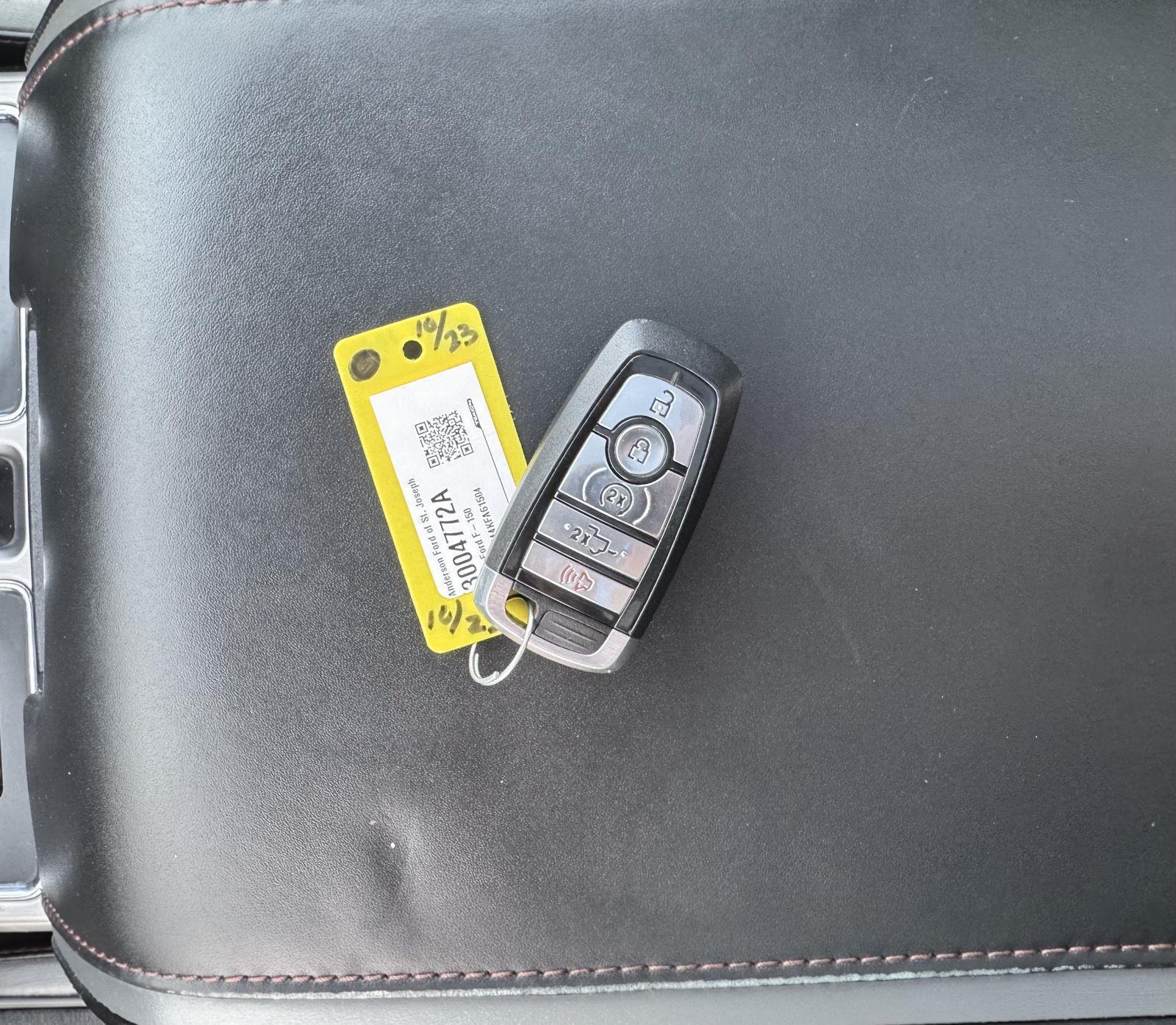 Vehicle photo 45
