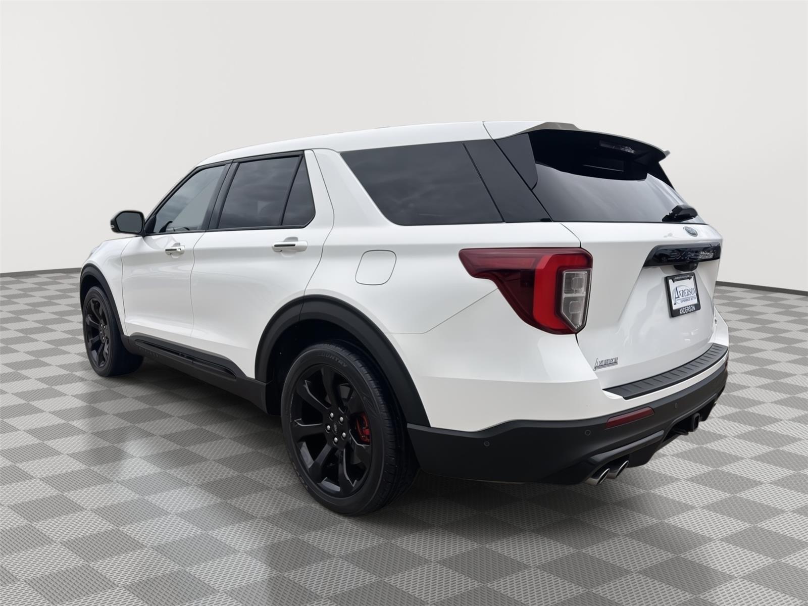 Vehicle photo 10