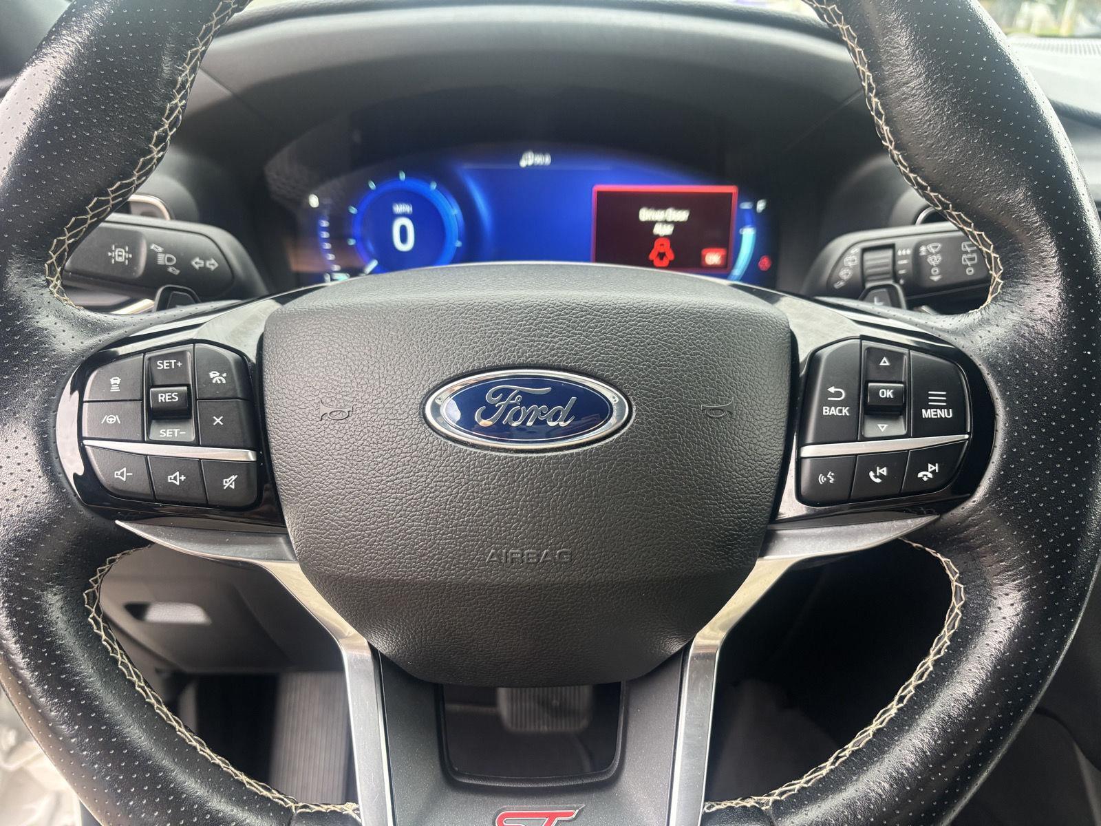 Vehicle photo 13