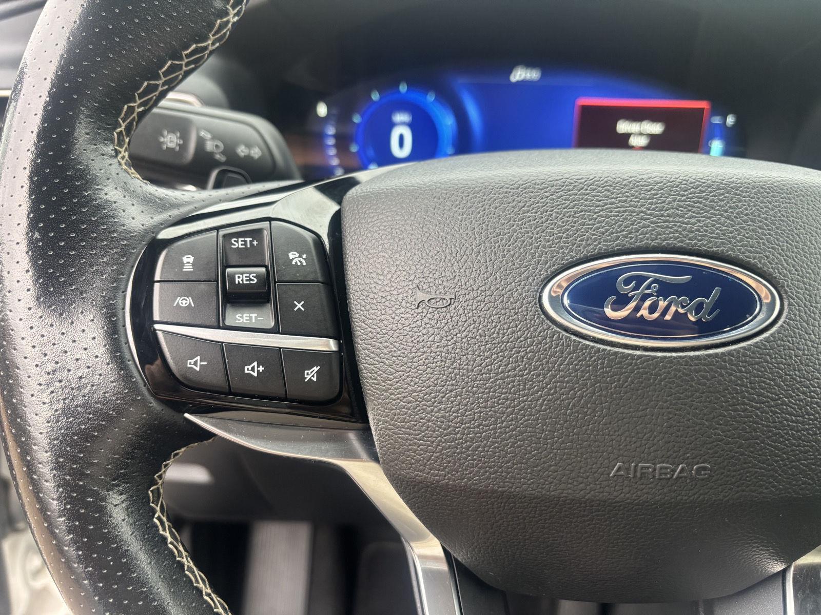 Vehicle photo 14
