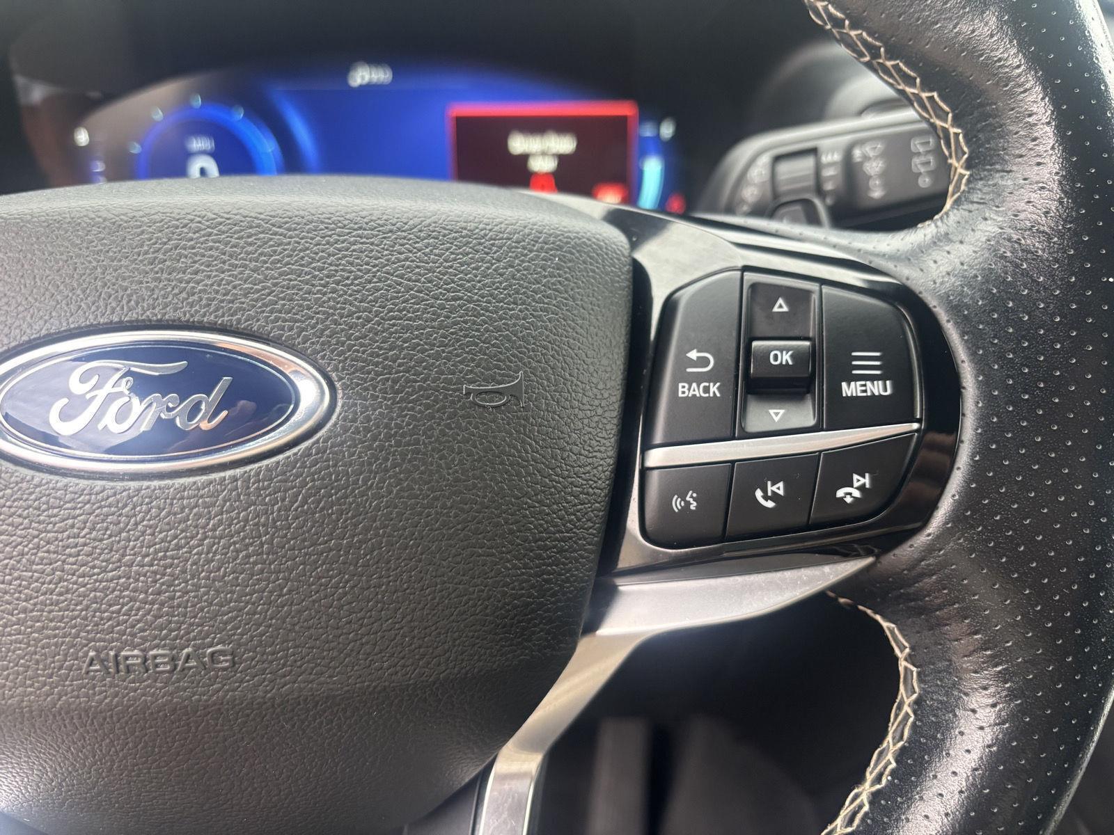 Vehicle photo 15
