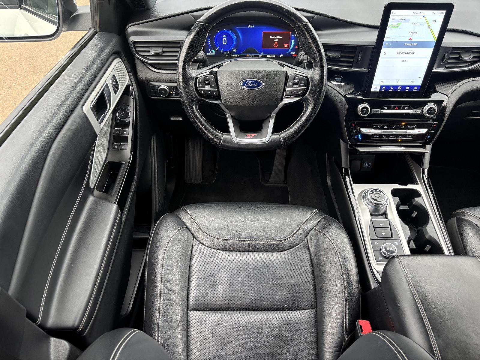 Vehicle photo 23