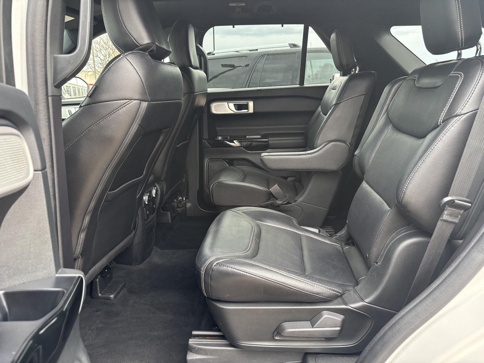 Vehicle photo 32