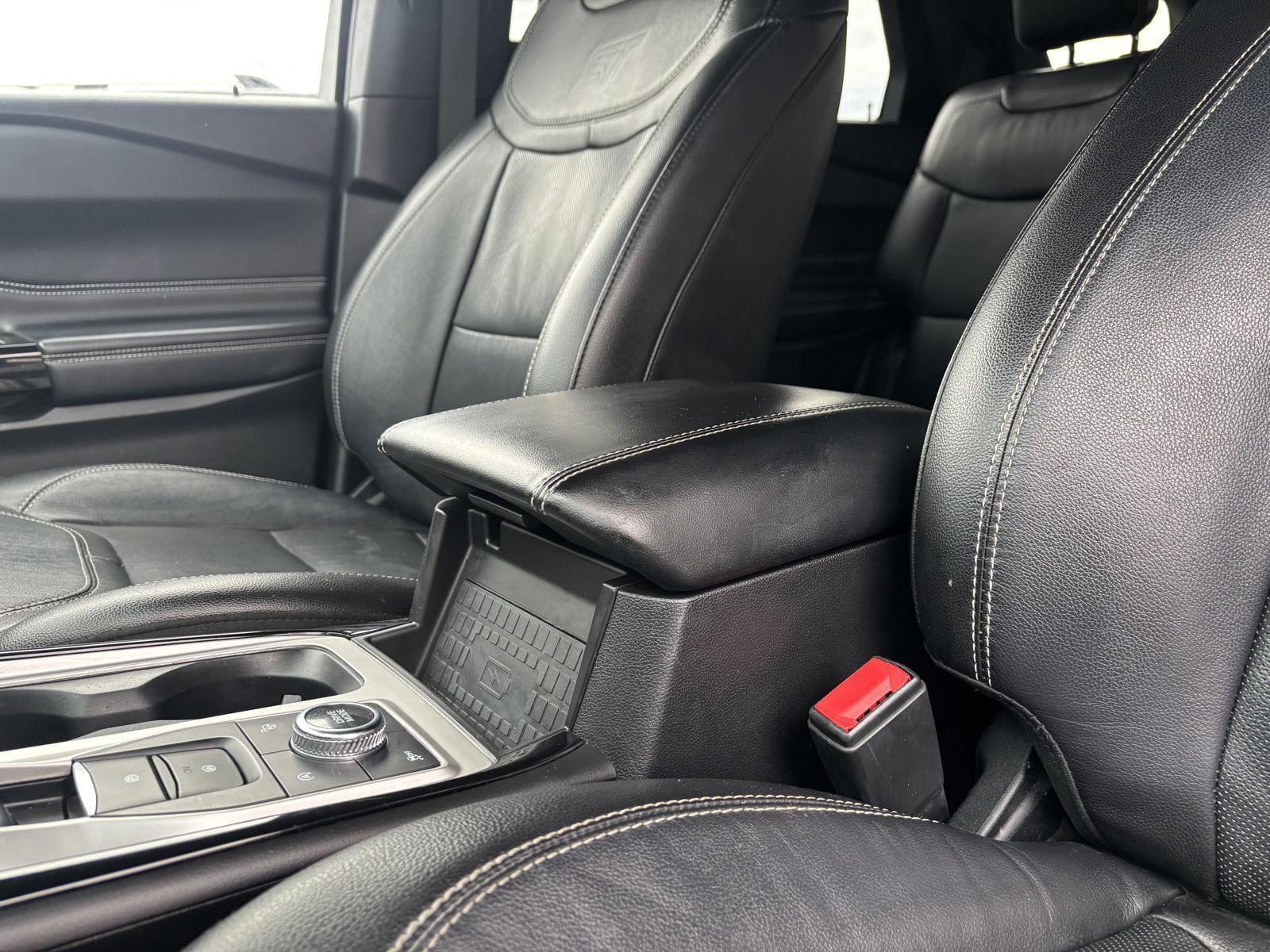Vehicle photo 43