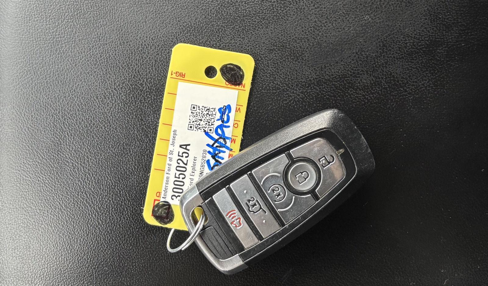 Vehicle photo 46