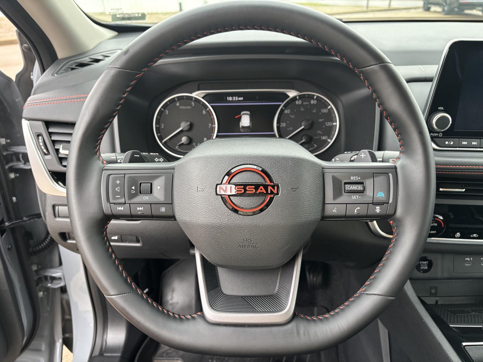 Vehicle photo 12