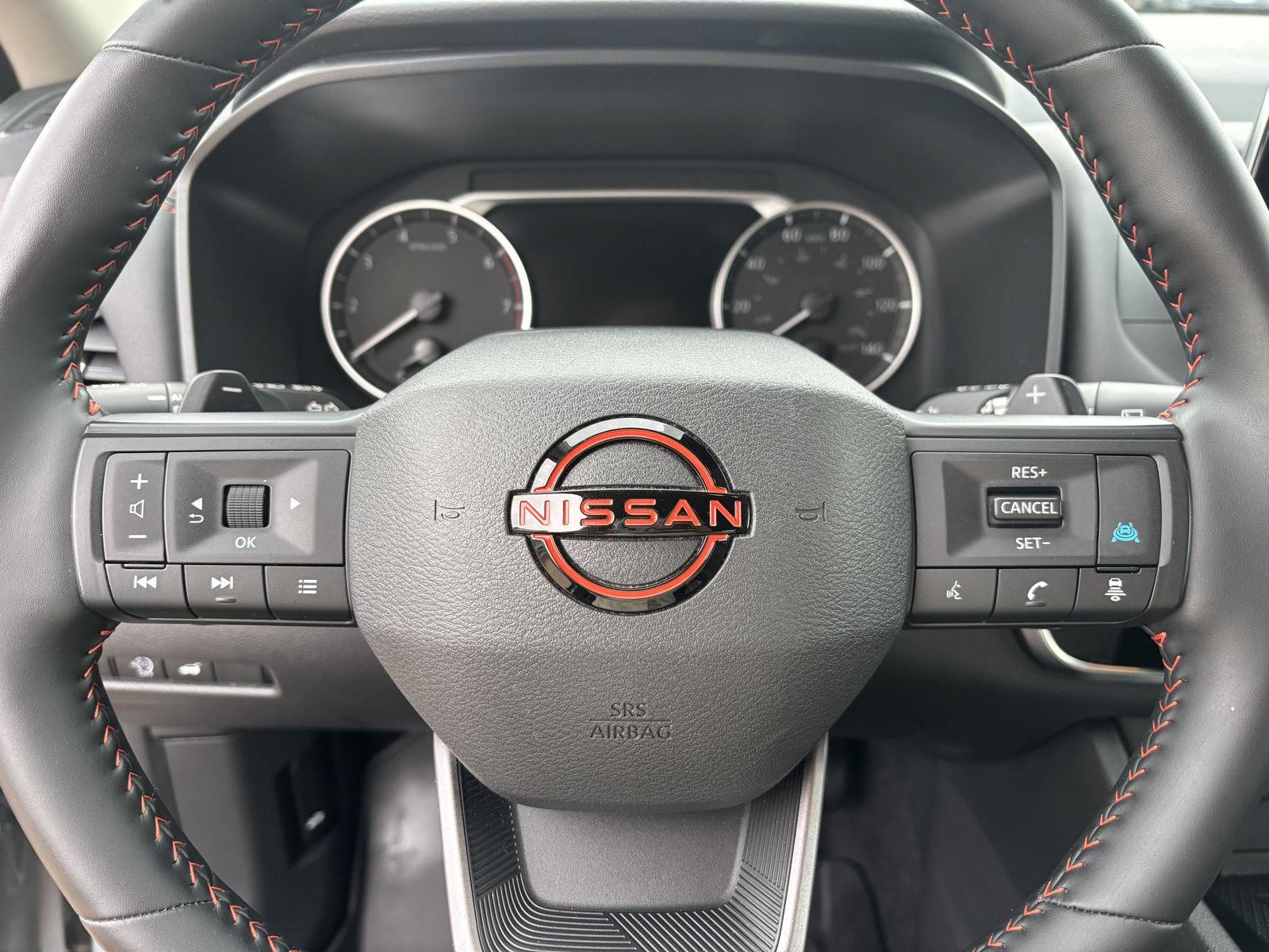 Vehicle photo 13
