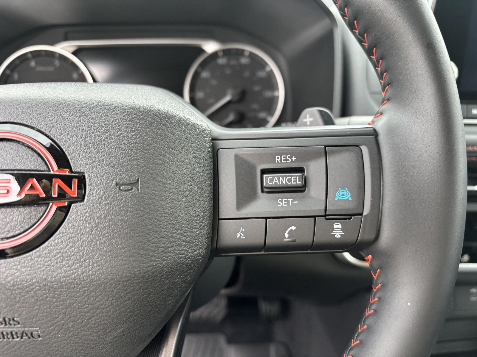 Vehicle photo 15