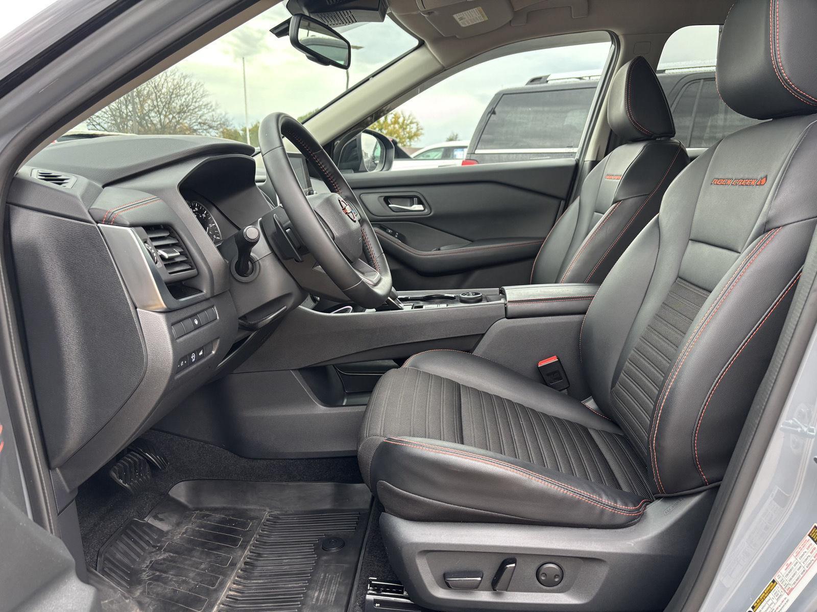 Vehicle photo 19