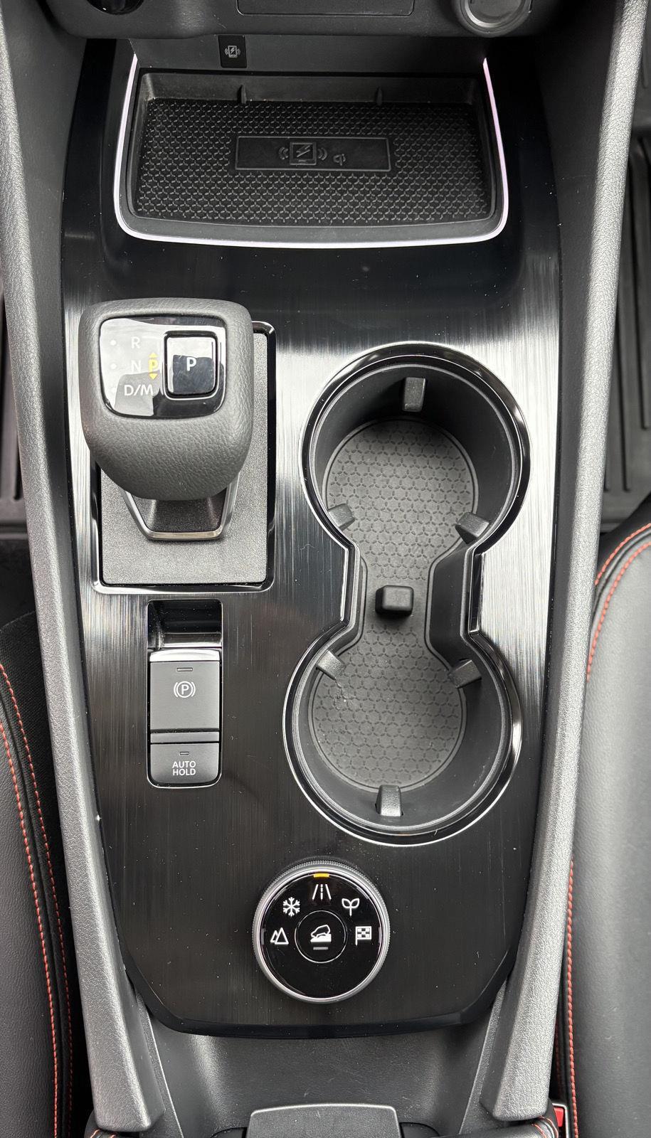 Vehicle photo 34