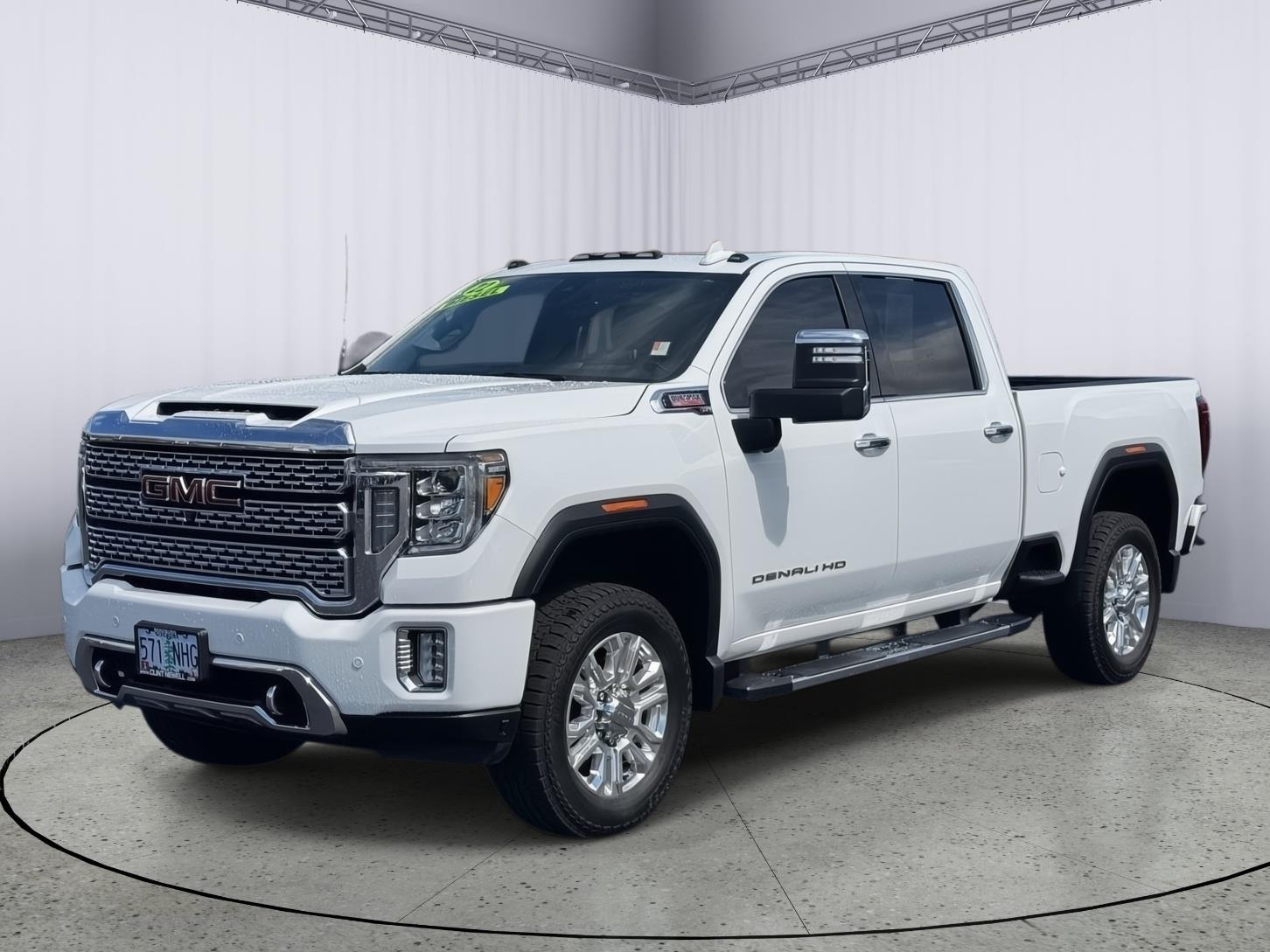 Summit White 2022 GMC Sierra 3500HD Denali Crew Cab 4WD Pickup Truck Four-Wheel Drive Automatic