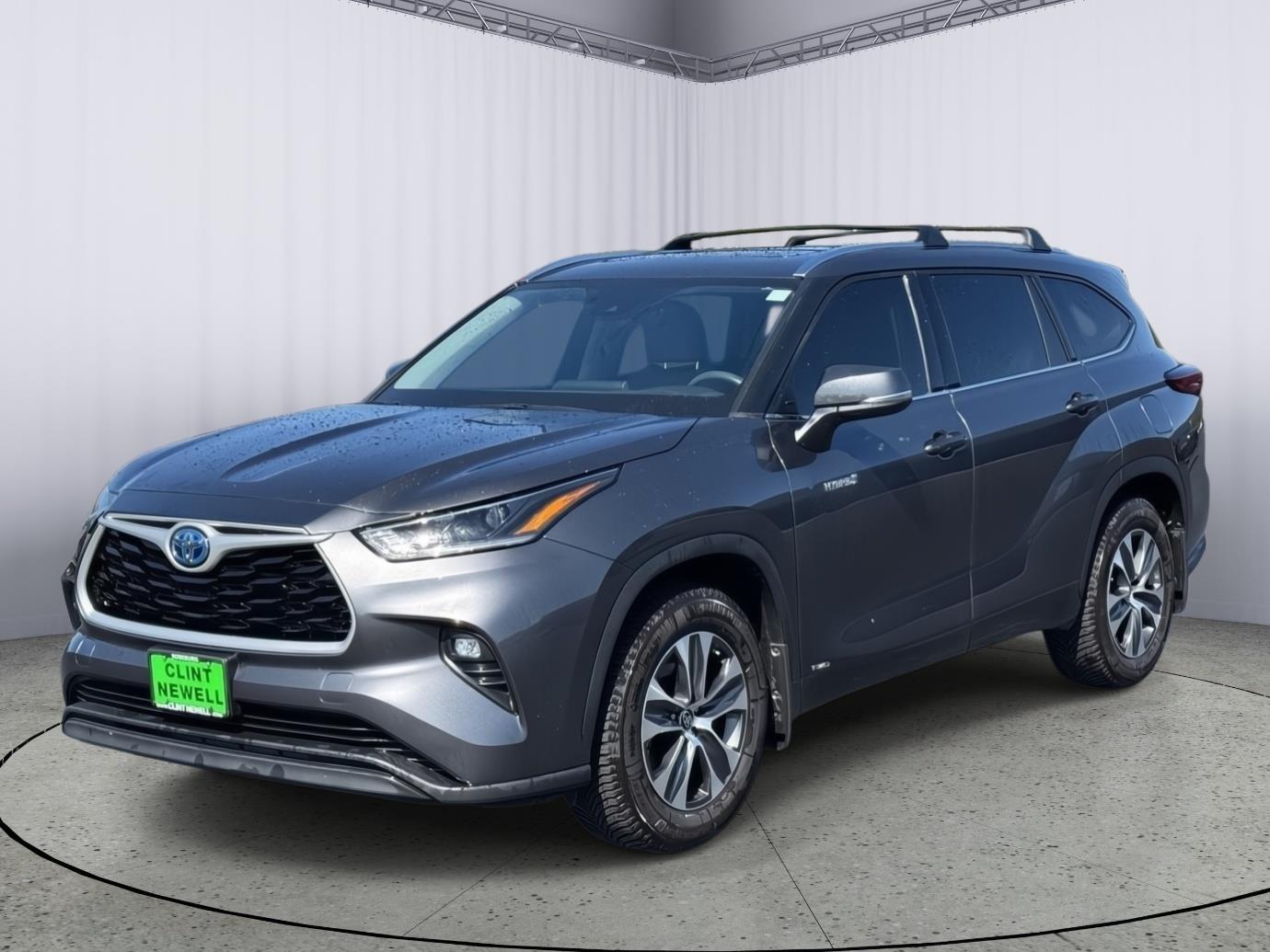 Magnetic Gray Metallic 2021 Toyota Highlander Hybrid XLE AWD SUV / Crossover All-Wheel Drive Continuously Variable Transmission