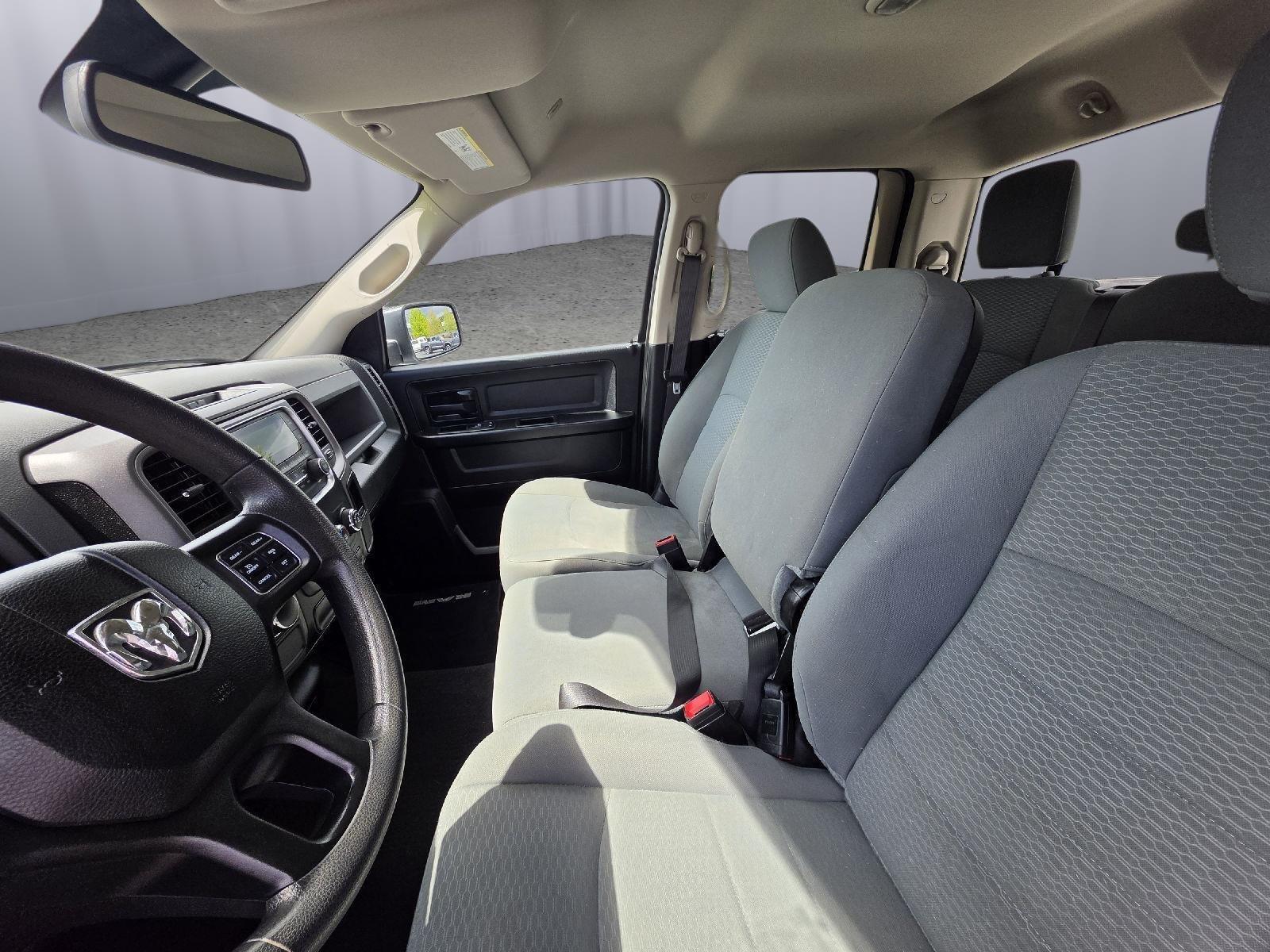 View vehicle photo 6