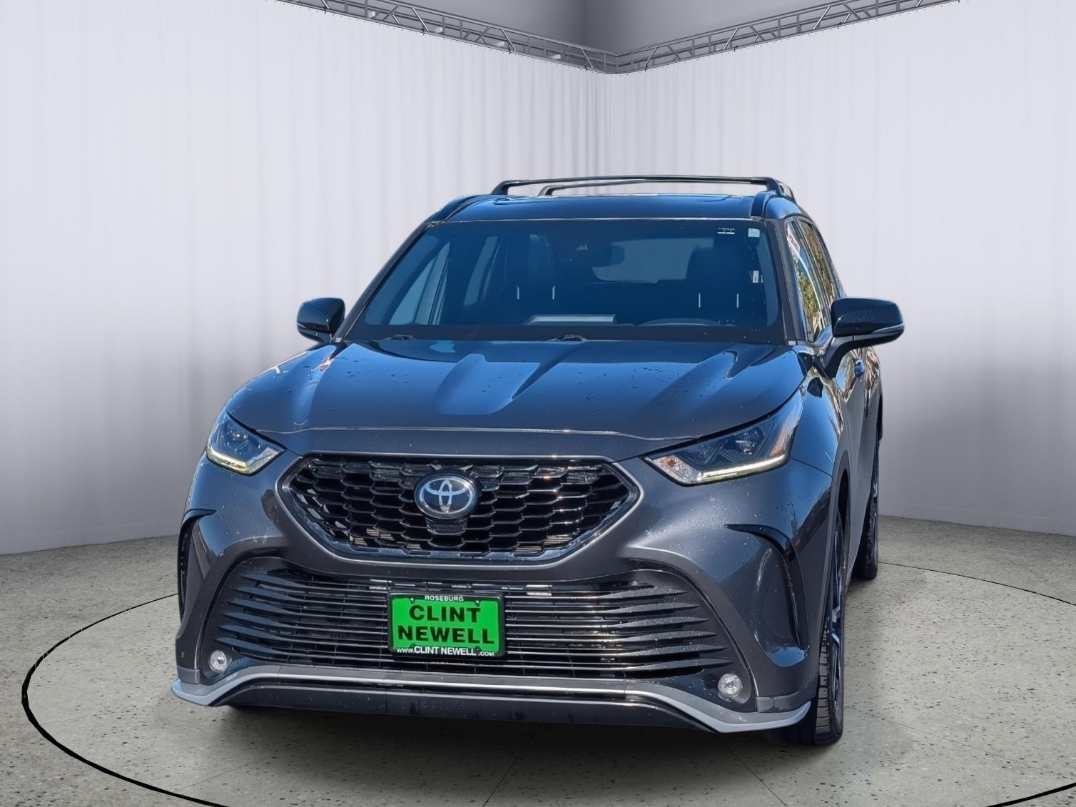 Magnetic Gray Metallic 2022 Toyota Highlander SUV / Crossover All-Wheel Drive Automatic