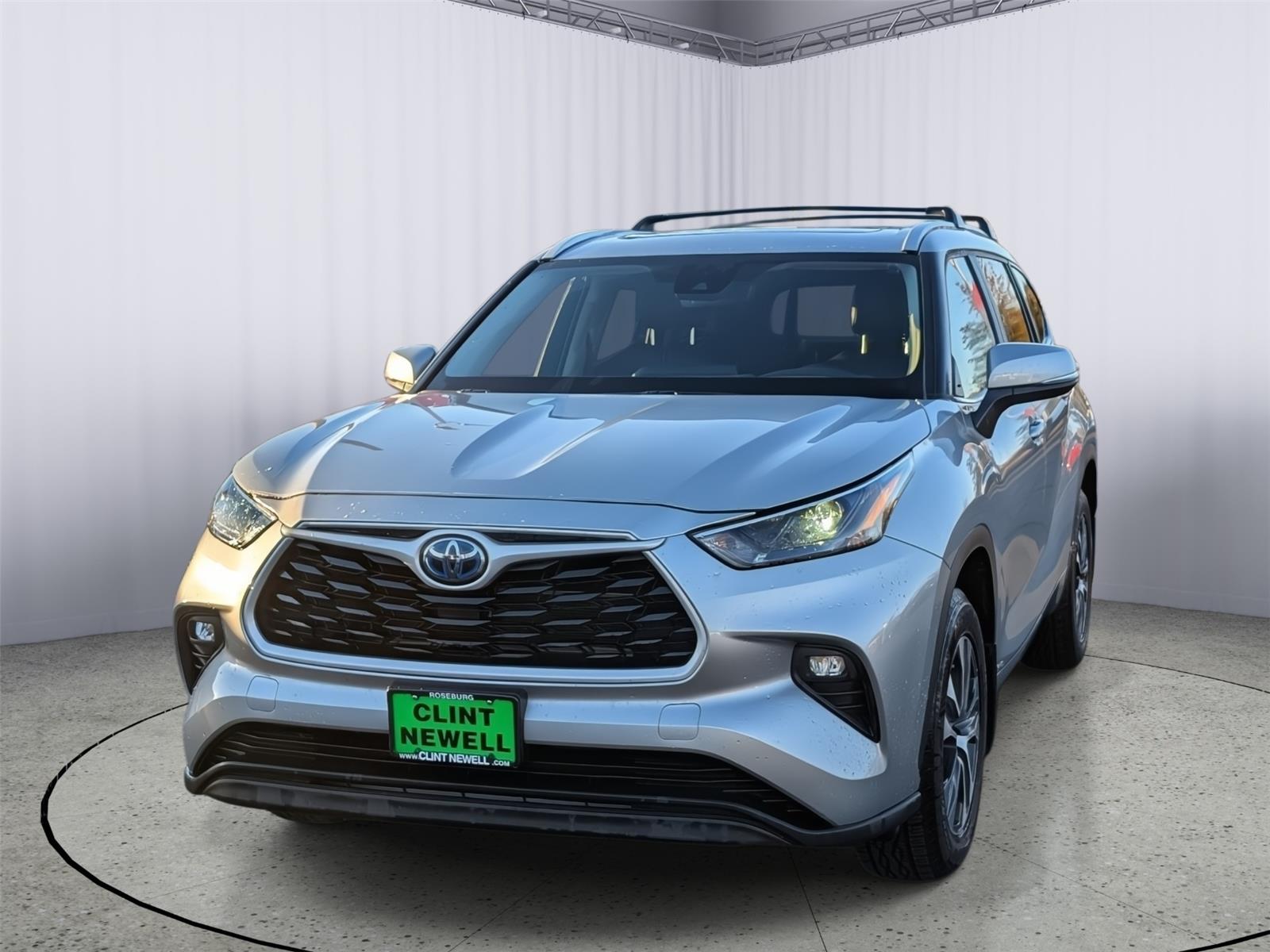 Celestial Silver Metallic 2024 Toyota Highlander Hybrid SUV / Crossover All-Wheel Drive Continuously Variable Transmission