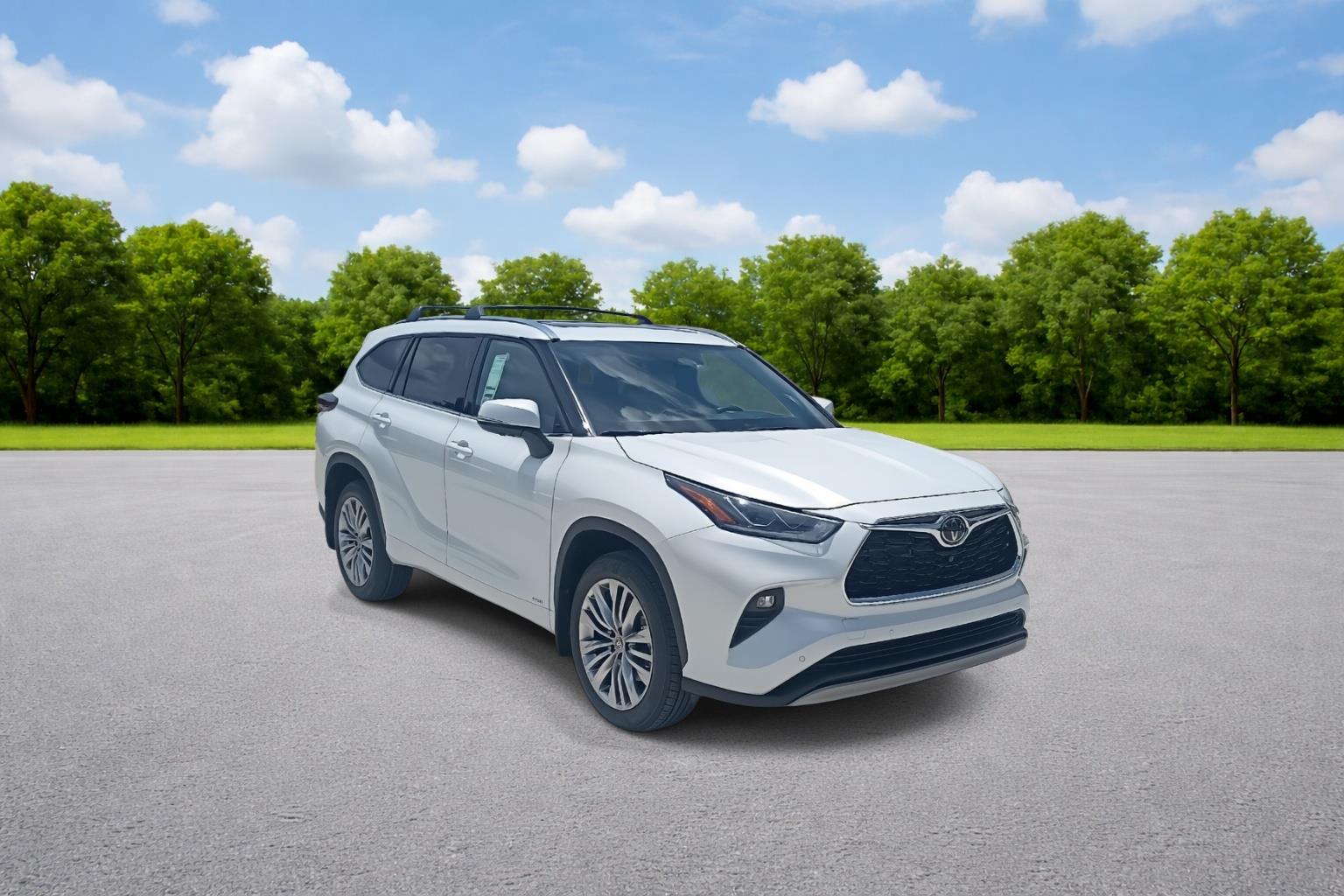 White (Wind Chill Pearl) 2026 Toyota Highlander Hybrid Platinum AWD SUV / Crossover All-Wheel Drive Continuously Variable Transmission