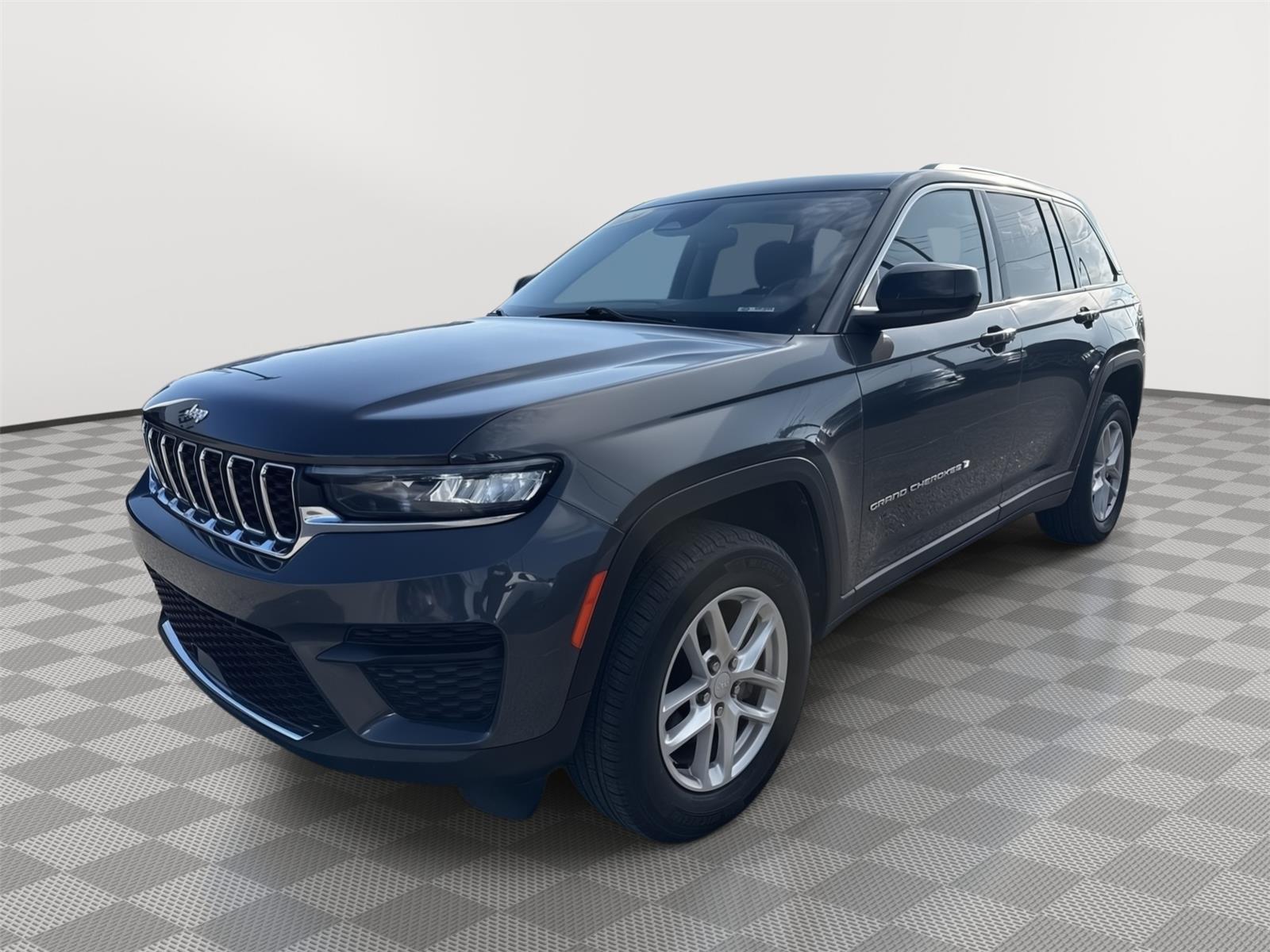 Baltic Gray Metallic Clearcoat 2024 Jeep Grand Cherokee SUV / Crossover 4X2 8-Speed Automatic