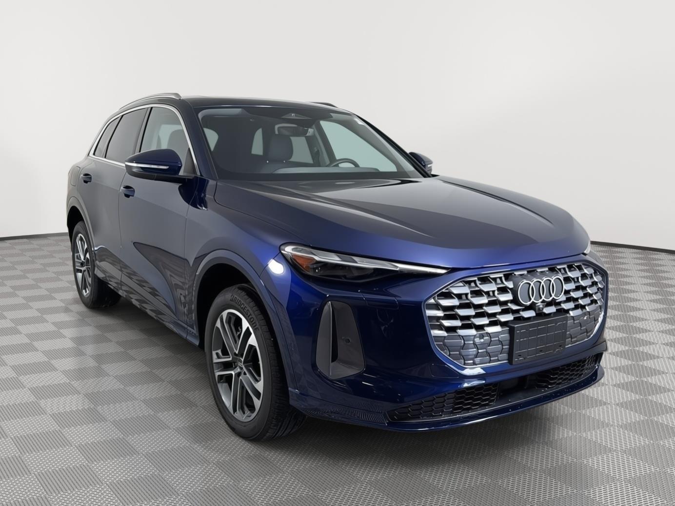 2025 Audi Q5 quattro Premium 40 TFSI