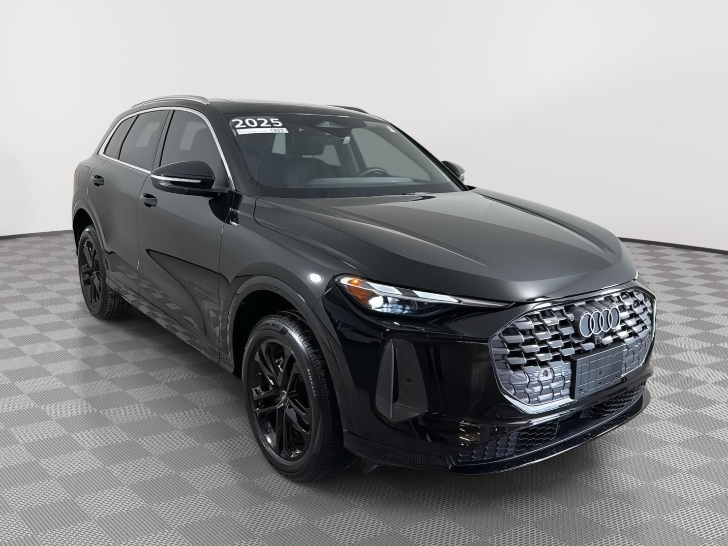 2025 Audi Q5 quattro Premium 40 TFSI