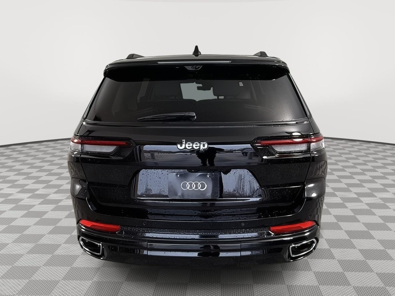 View vehicle photo 7