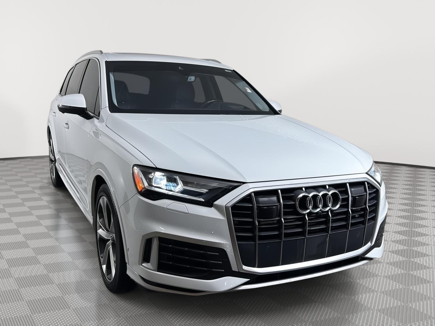 Glacier White Metallic 2023 Audi Q7 quattro Prestige 55 TFSI SUV / Crossover All-Wheel Drive Automatic
