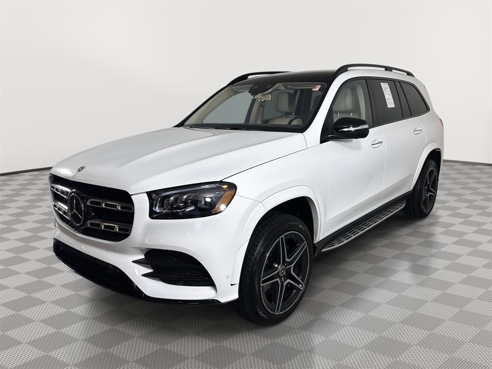 View vehicle photo 4