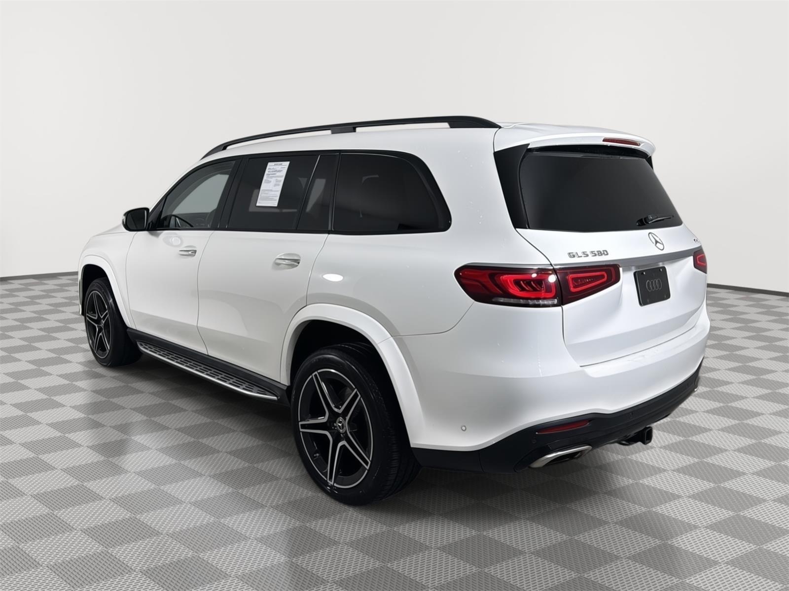 View vehicle photo 6
