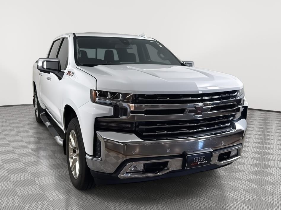 Summit White 2019 Chevrolet Silverado 1500 Pickup Truck Four-Wheel Drive 8-Speed Automatic