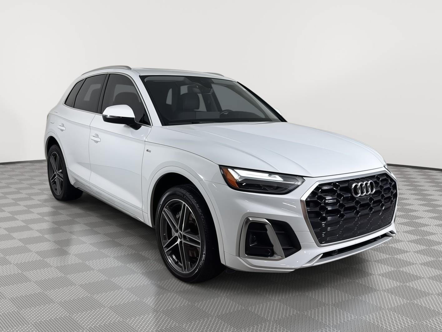 Glacier White Metallic 2021 Audi Q5 Hybrid Plug-in SUV / Crossover All-Wheel Drive Automatic
